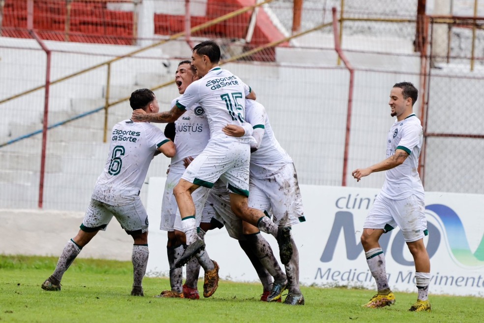 FUTEBOL ⚽️ Jogos de futebol hoje, quarta, 6; onde assistir ao vivo e  horário - Goyaz