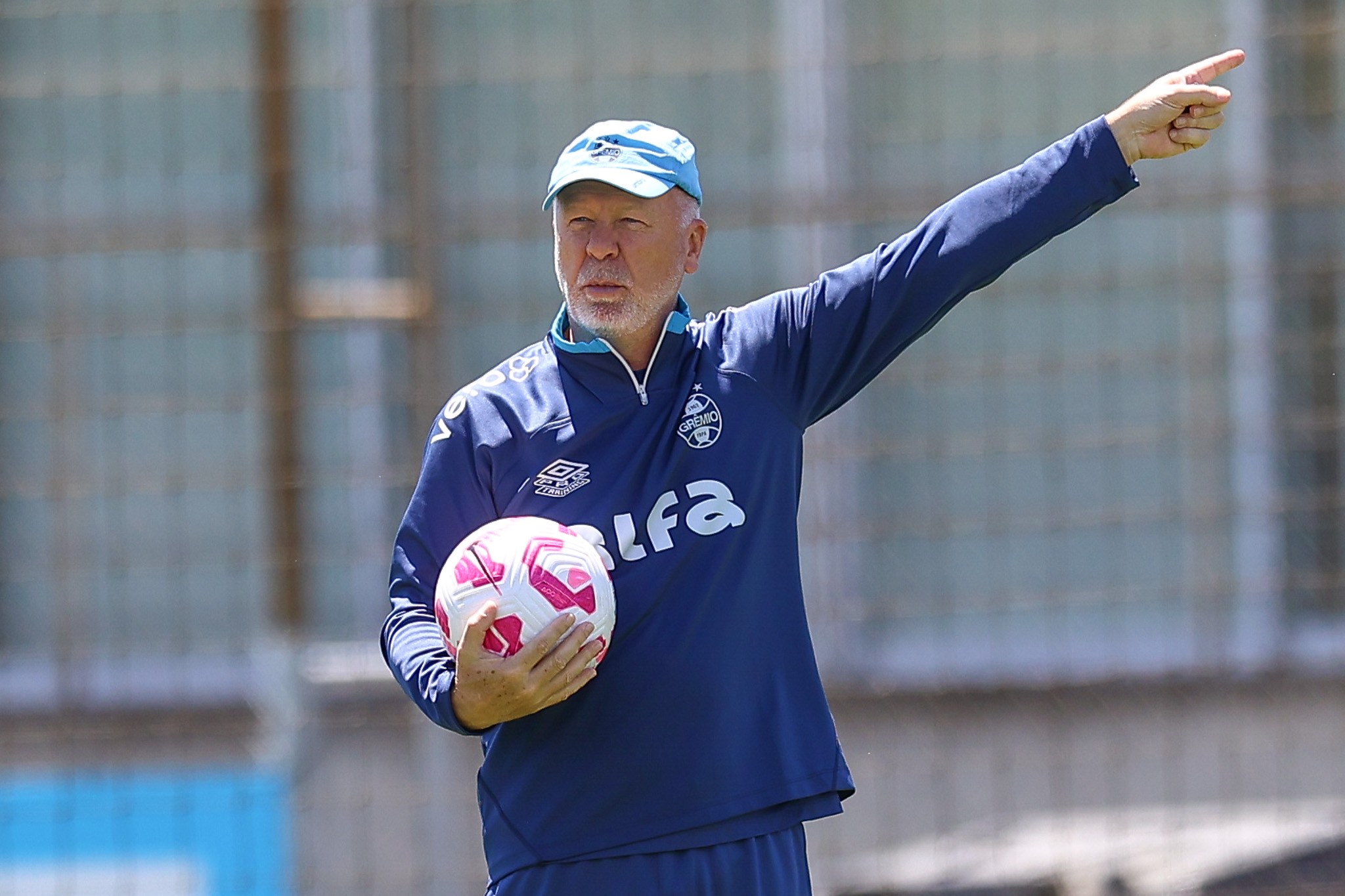 Desfalques e retornos: Grêmio admite duas dúvidas e desafia o Z-4 em duelo crucial