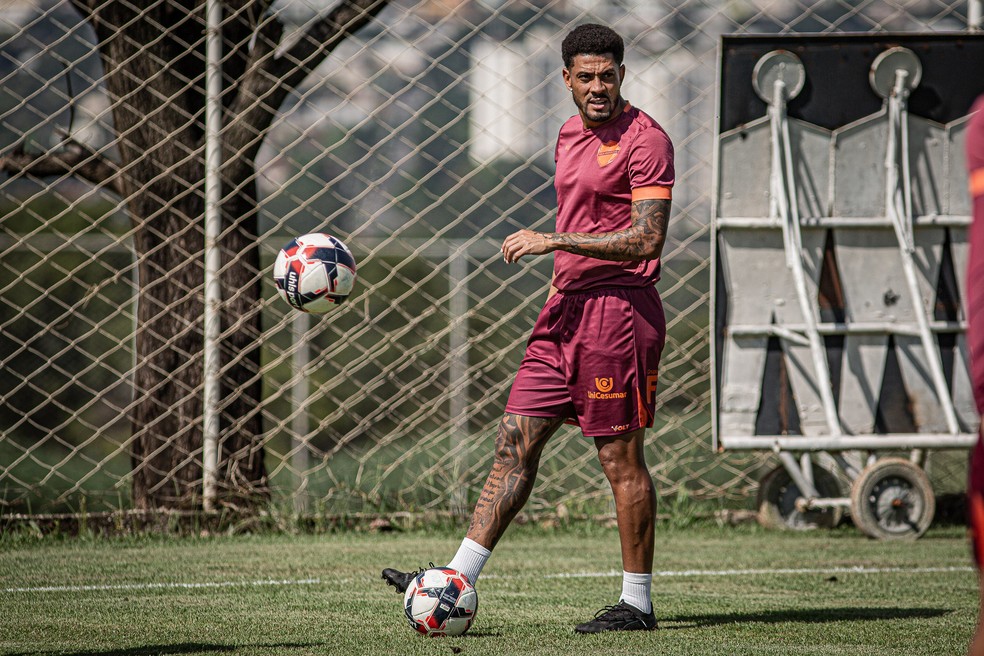 Willian Formiga está fora do jogo contra a Ferroviária — Foto: Roberto Corrêa/VNFC