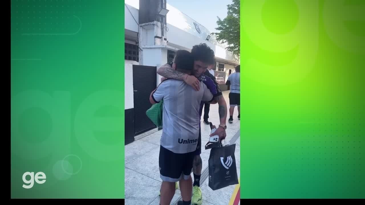 Vina chega ao Ceará, realiza exames e vive primeiro dia no CT