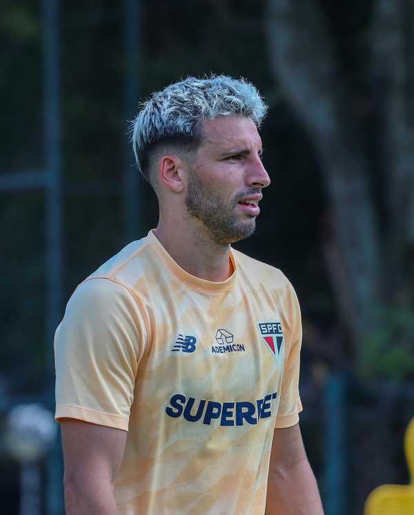 Calleri busca recorde de maior artilheiro estrangeiro do São Paulo na Libertadores.