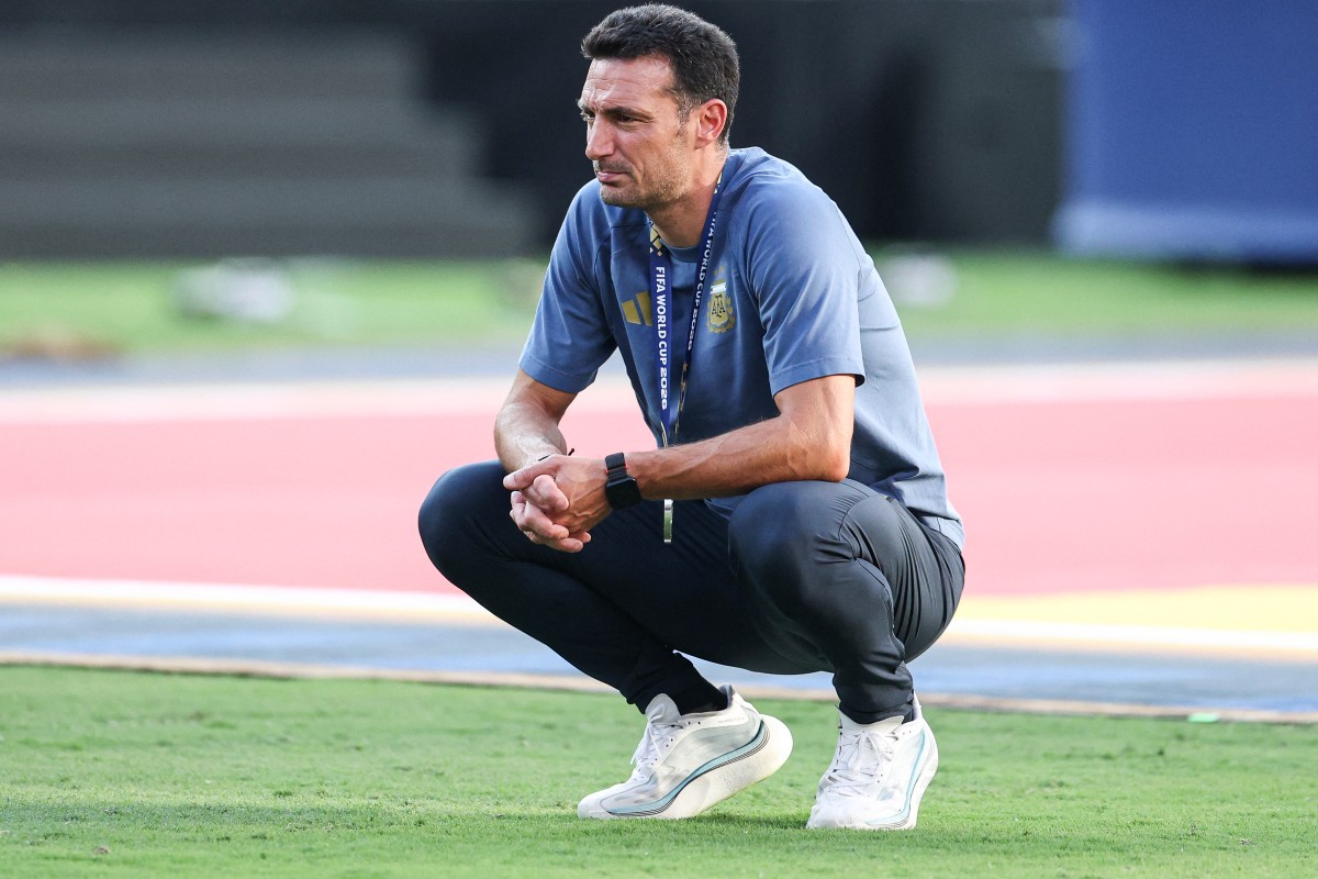 Scaloni quebra silêncio após vice da Argentina e rebate críticos: "Gente que não nos conhece"