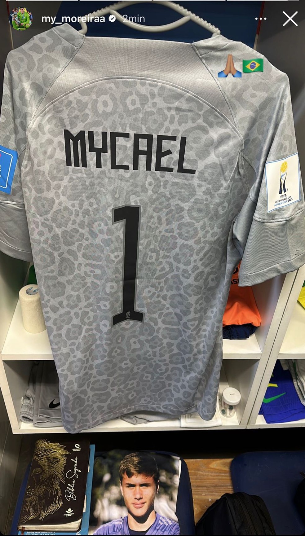 Imagem compartilhada por Mycael antes da estreia com a camisa do amigo (Foto: Arquivo Pessoal)