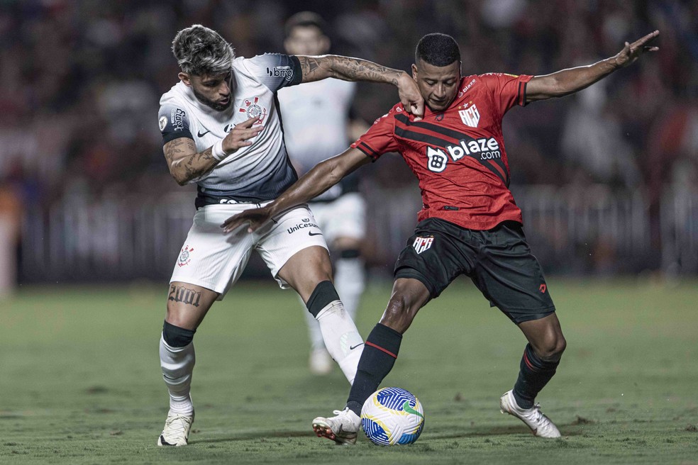 Corinthians x Atlético-GO — Foto: Heber Gomes/AGIF