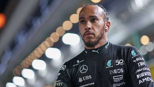 Hamilton conta como foi anunciar para cheferodadas grátis sem depósitoequiperodadas grátis sem depósitoida para Ferrari: "Foi realmente assustador" 