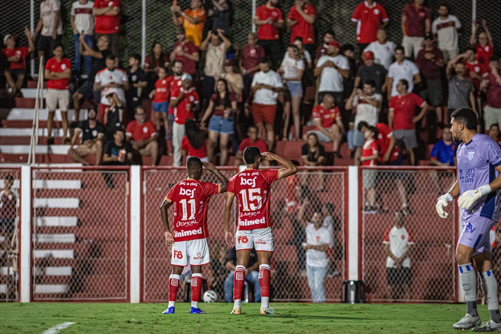 Vila Nova ganha Avaí, Série B