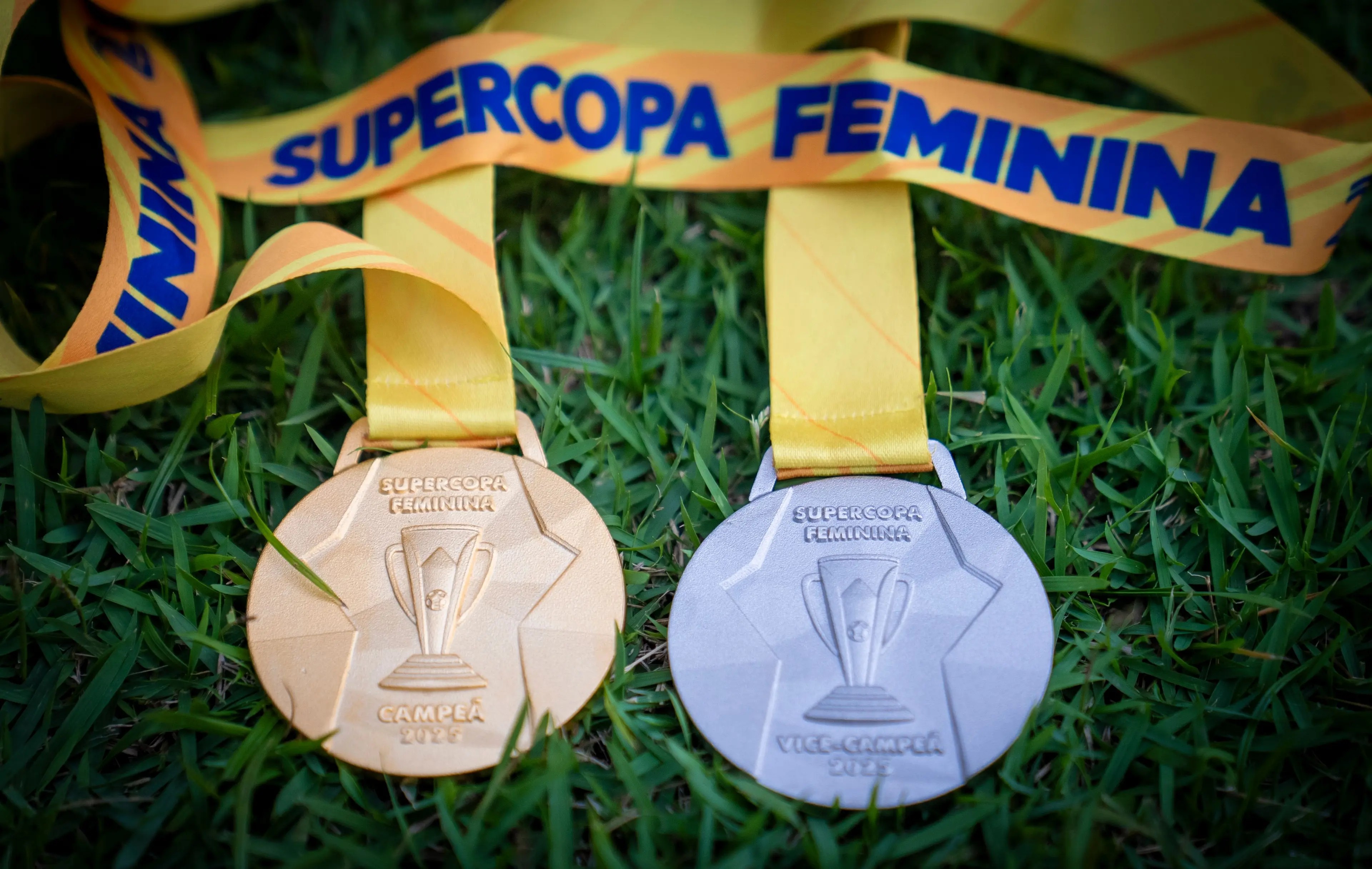 Supercopa feminina: final entre São Paulo e Corinthians definida.