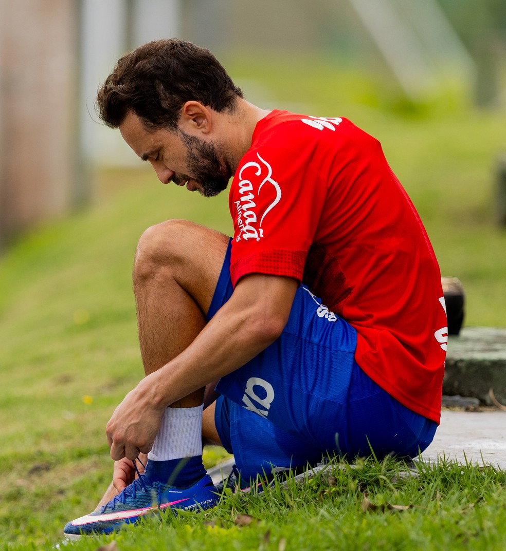 Everton Ribeiro em treino