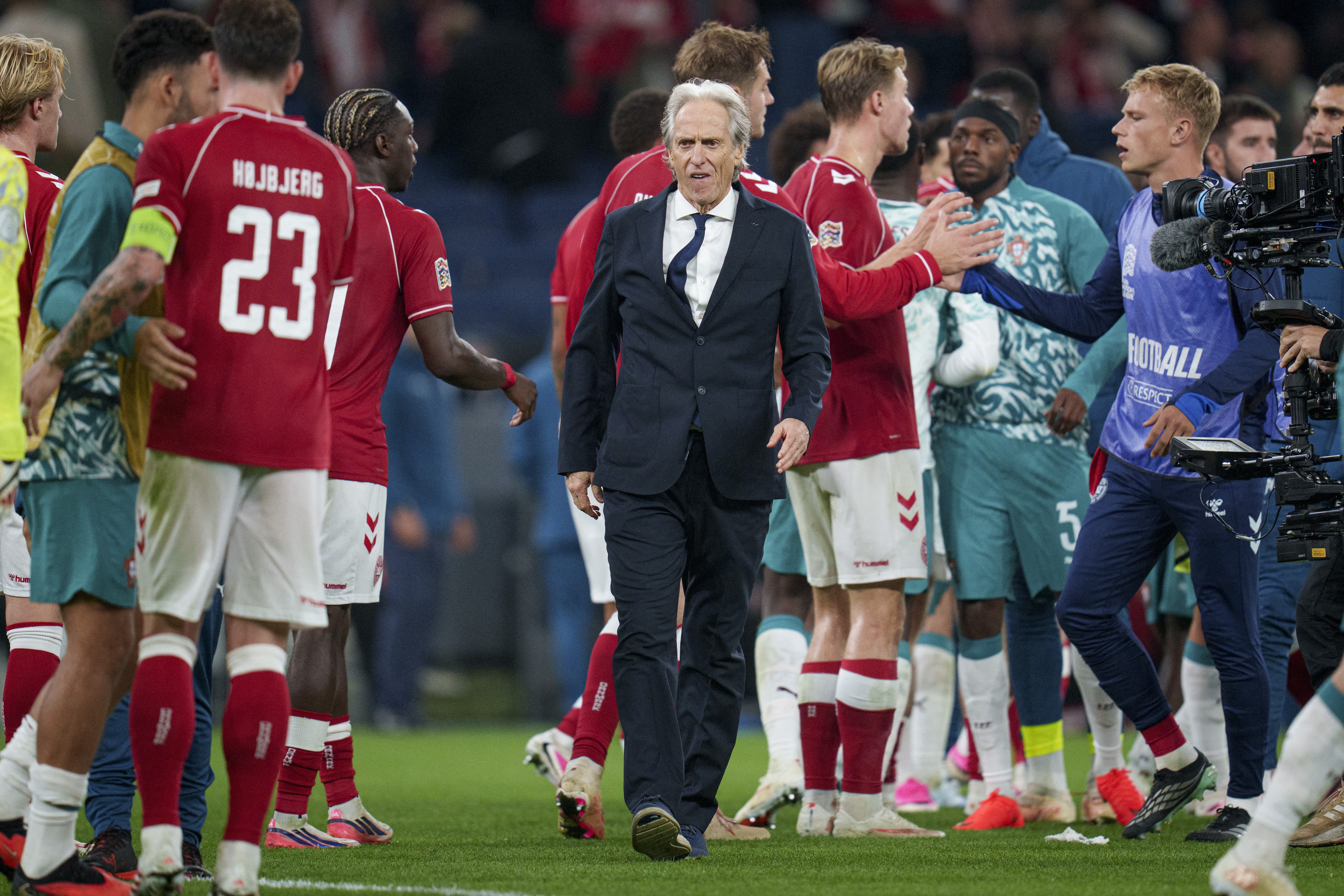 Jorge Jesus ignora crise com Cristiano Ronaldo e foca em vitória de Portugal