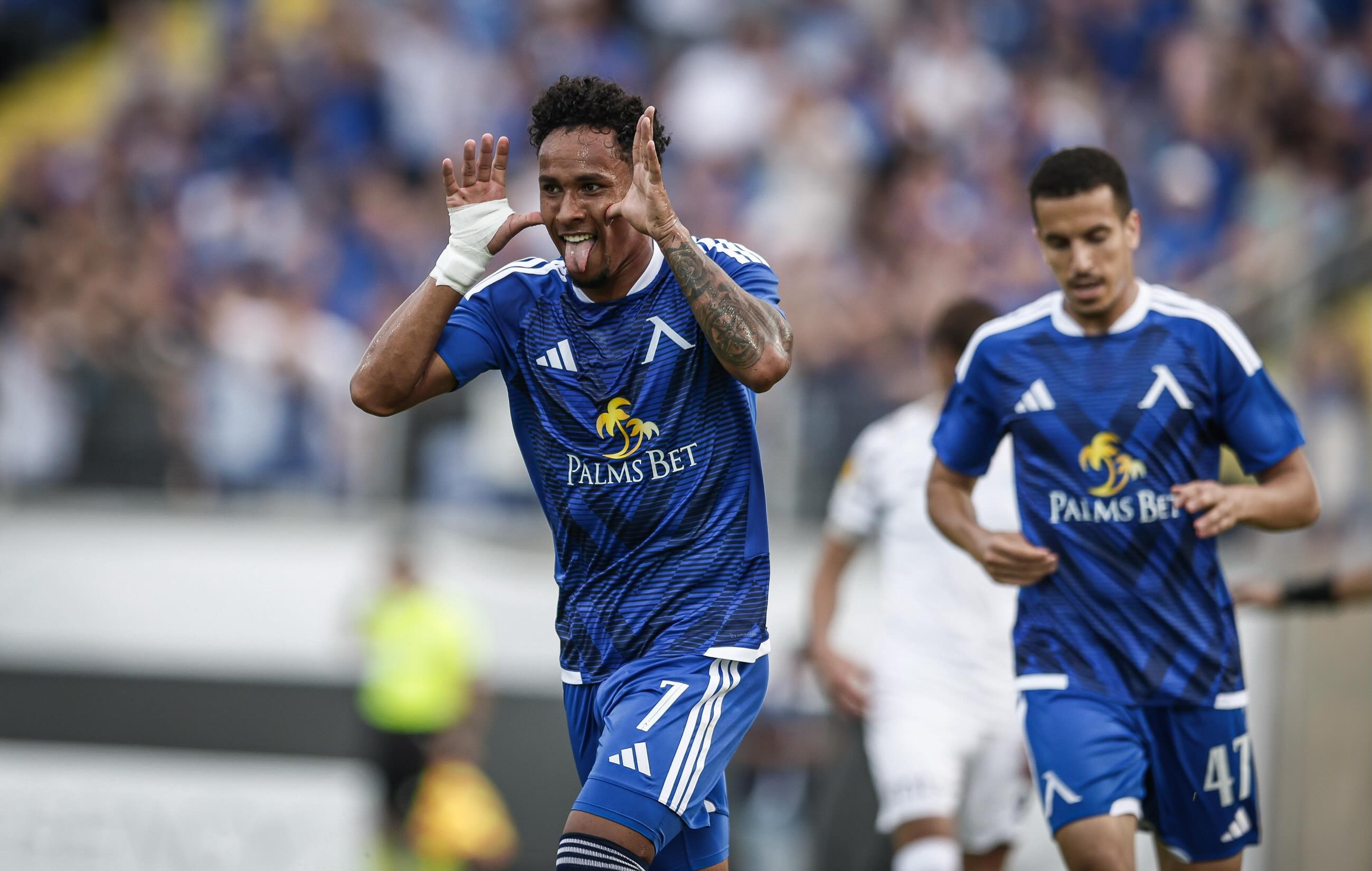 Brasileiro Reinaldo brilha na Bulgária e lidera Levski Sofia na Champions