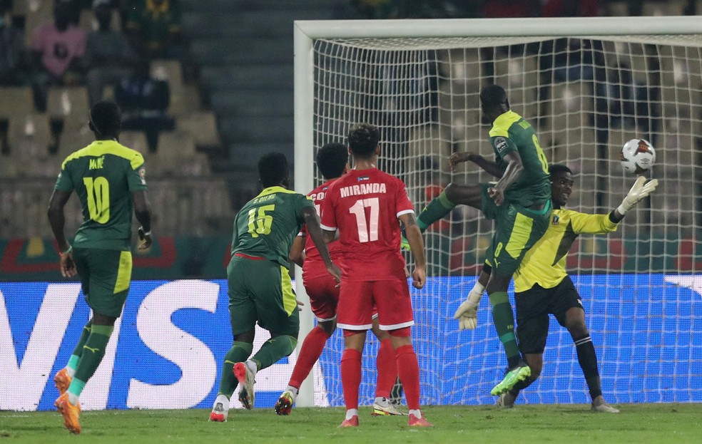Senegal e Nigéria vencem e se classificam para semifinais da Copa