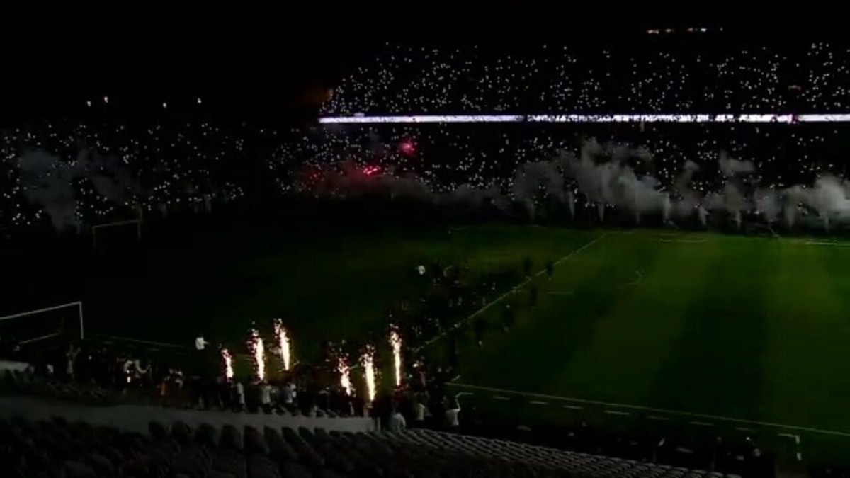 O Corinthians se recusou a vender ingressos online para a torcida do Flu e  vai vender apenas 2 horas antes do jogo no próprio estádio : r/futebol