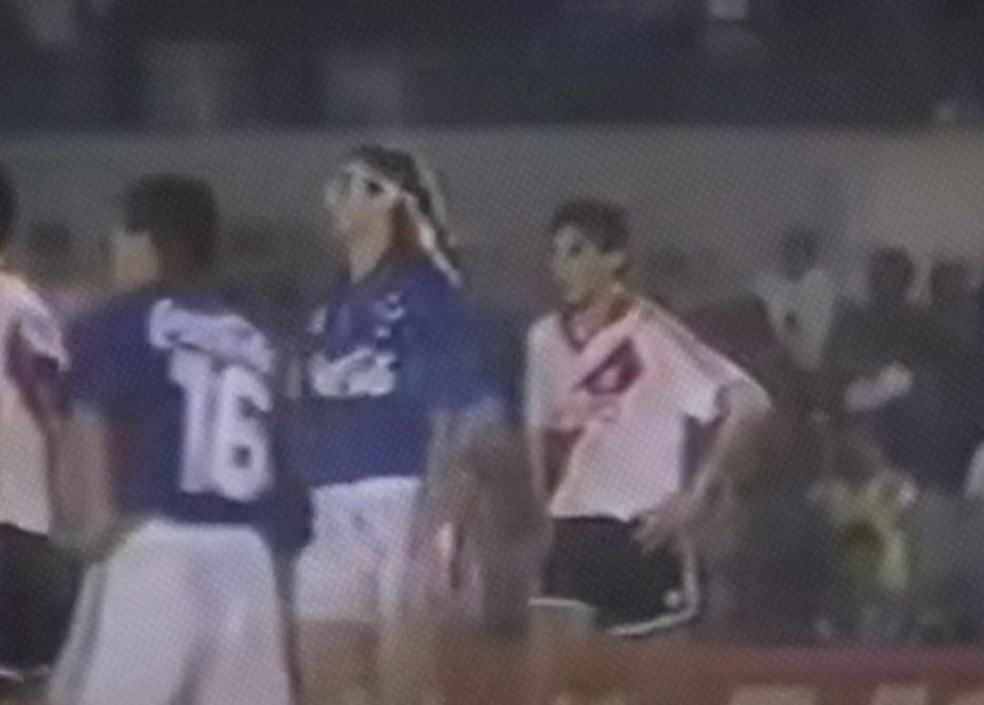 Renato Gaúcho e Ramón Díaz se enfrentaram em Cruzeiro x River Plate de 1992 — Foto: Reprodução