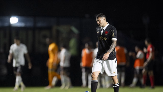 Vegetti lamenta gol sofrido em Vasco x Corinthians