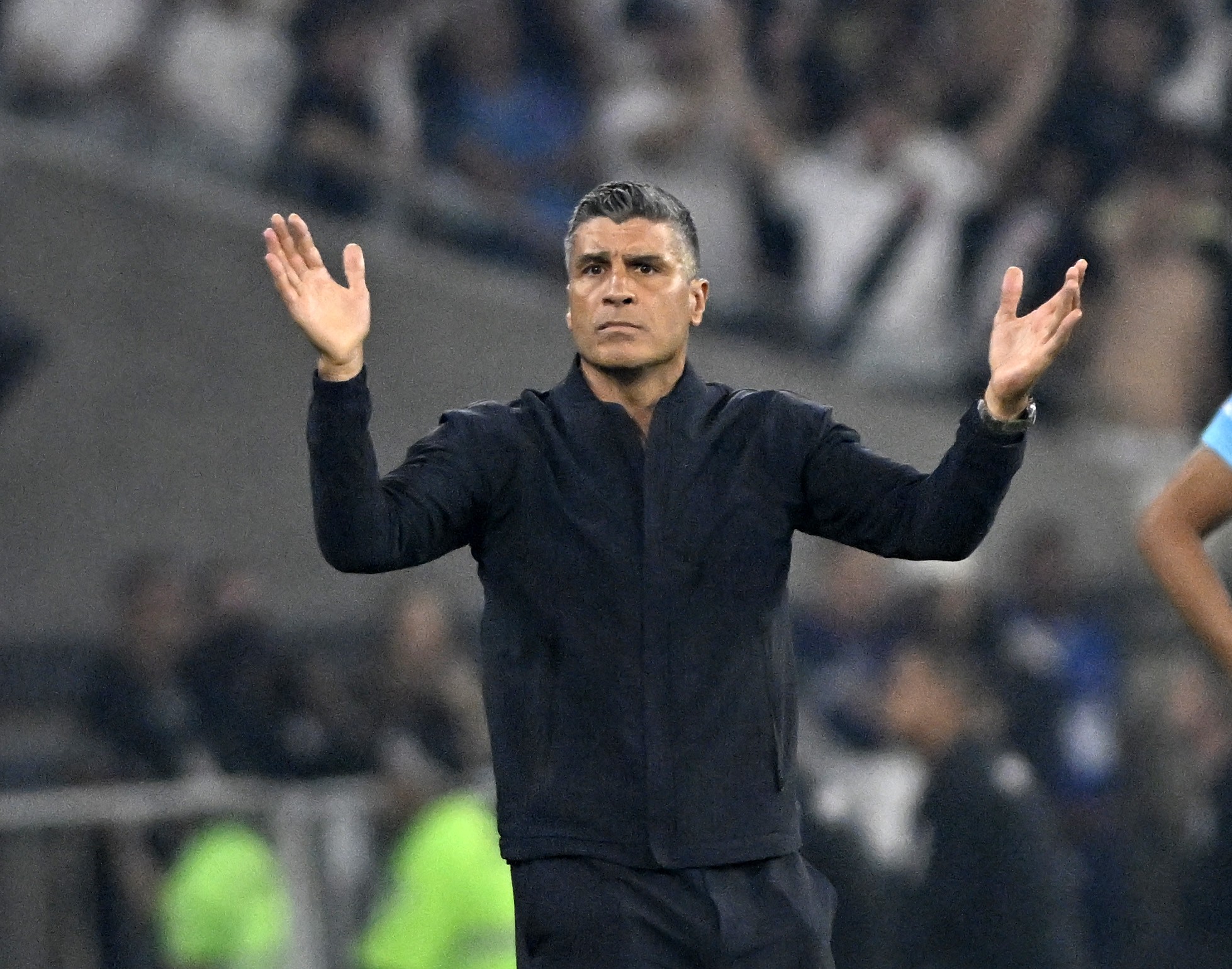 Pedro Emanuel se diz orgulhoso do Vasco e minimiza erro de Léo Jardim: "Não vou abandonar"