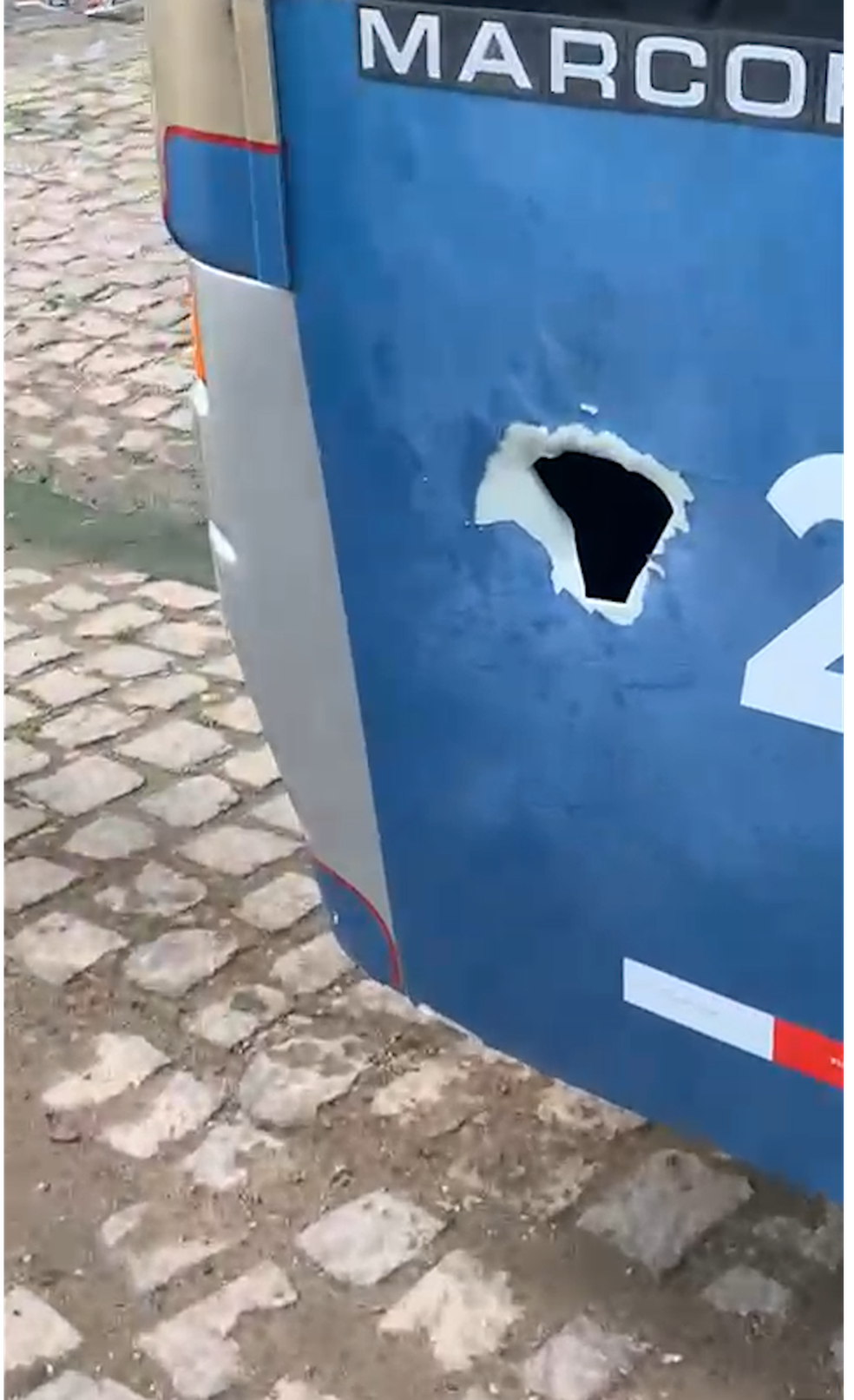 Ônibus de torcedores do Sousa é atacado na BR-230 — Foto: Reprodução/internet