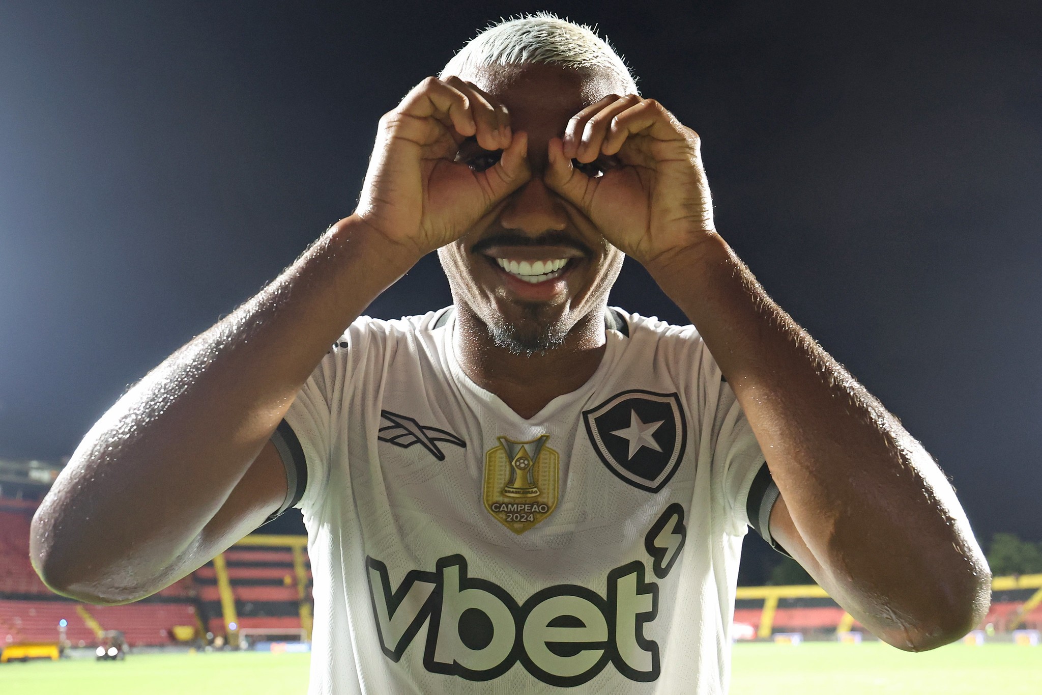Vendido há quatro dias ao Nottingham Forest, Cuiabano retorna ao Botafogo por empréstimo