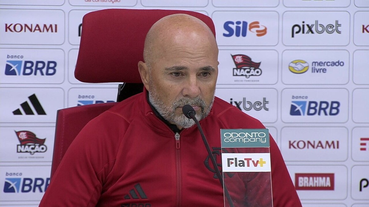 Análise: Flamengo reprime amor à bola pedido por Sampaoli, leva