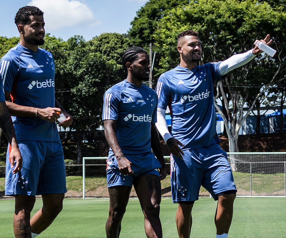 Machado, João Marcelo, Gasolina e Zé Ivaldo em treino do Cruzeiro — Foto: Gustavo Aleixo/Cruzeiro