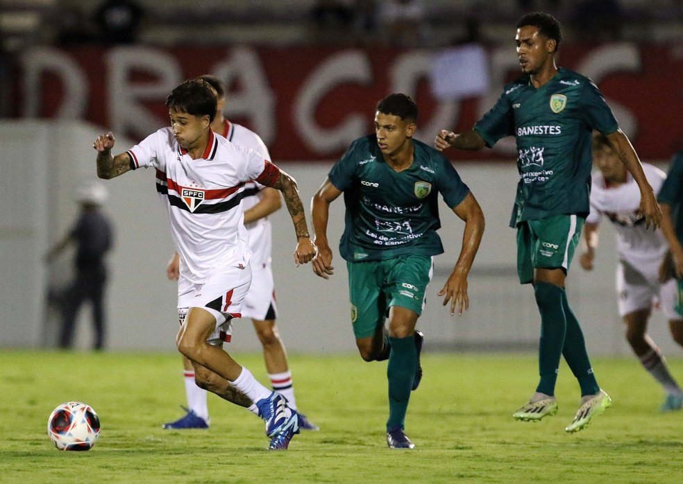 São Paulo goleia o Porto Vitória na estreia da Copinha 2024 | copa sp de futebol júnior | ge
