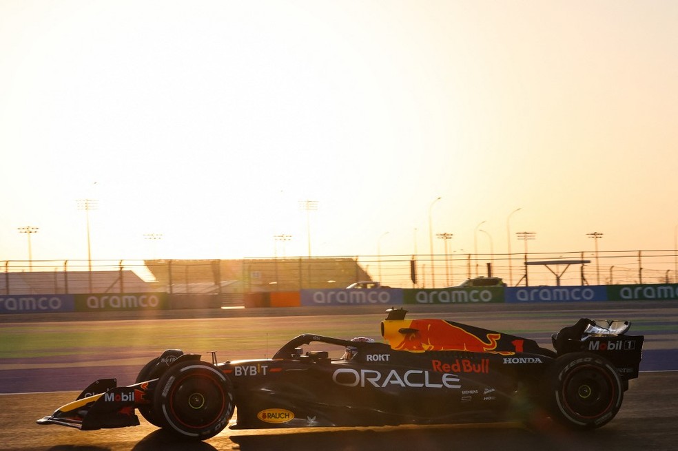 GP do Bahrein: Alonso lidera segundo treino livre com melhor tempo do dia