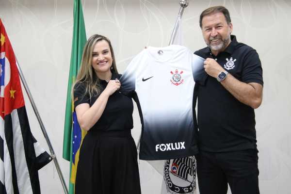 Corinthians fecha parceria para patrocínio na barra frontal da camisa.