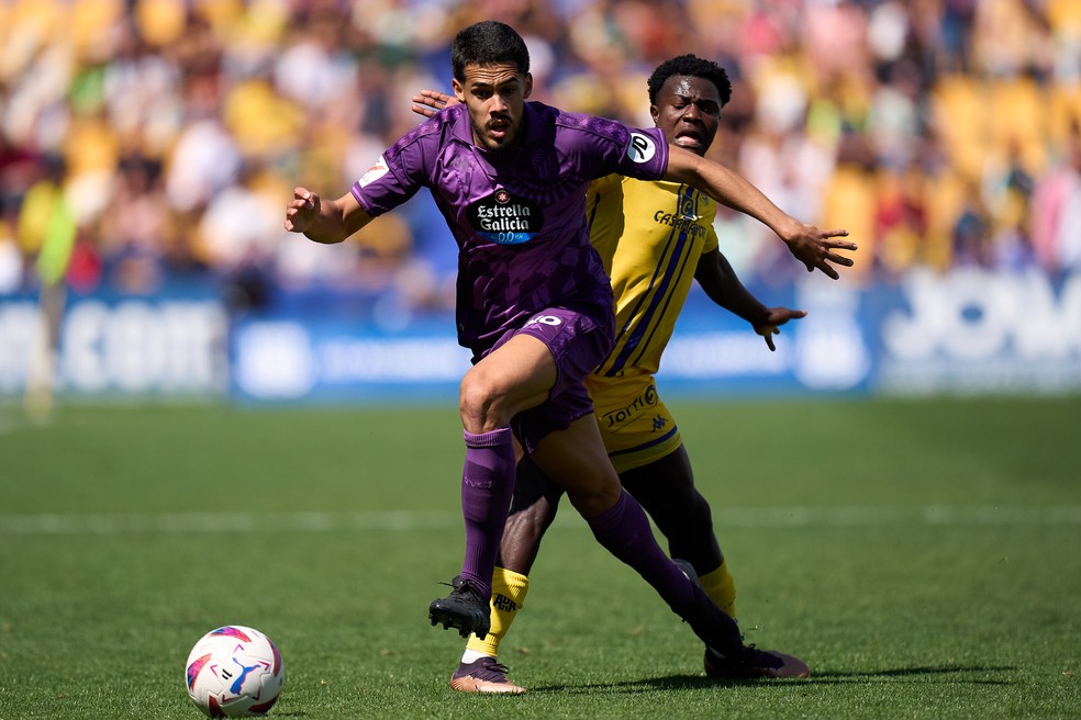Zagueiro Lucas Oliveira em ação pelo Valladolid — Foto: Angel Martinez/Getty Images