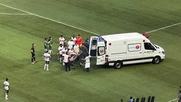 Patryck, do São Paulo, Internado com Fratura na Clavícula Direita