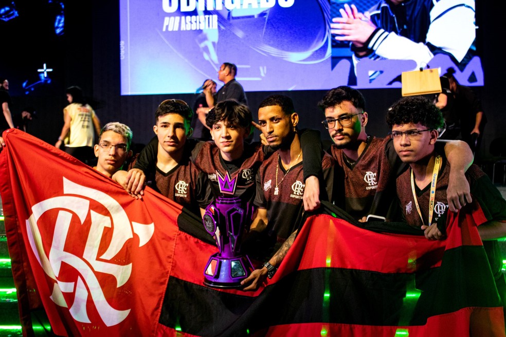 Equipe Revoada conquista o título de campeã da segunda edição da Copa Free  Fire 4x4 
