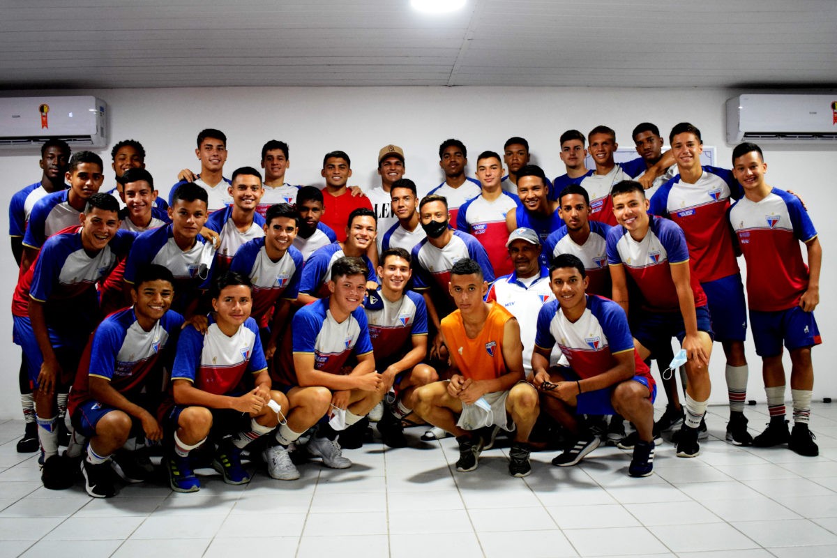 Robson e Ronald fazem palestra para jogadores do sub-17 do Fortaleza ...