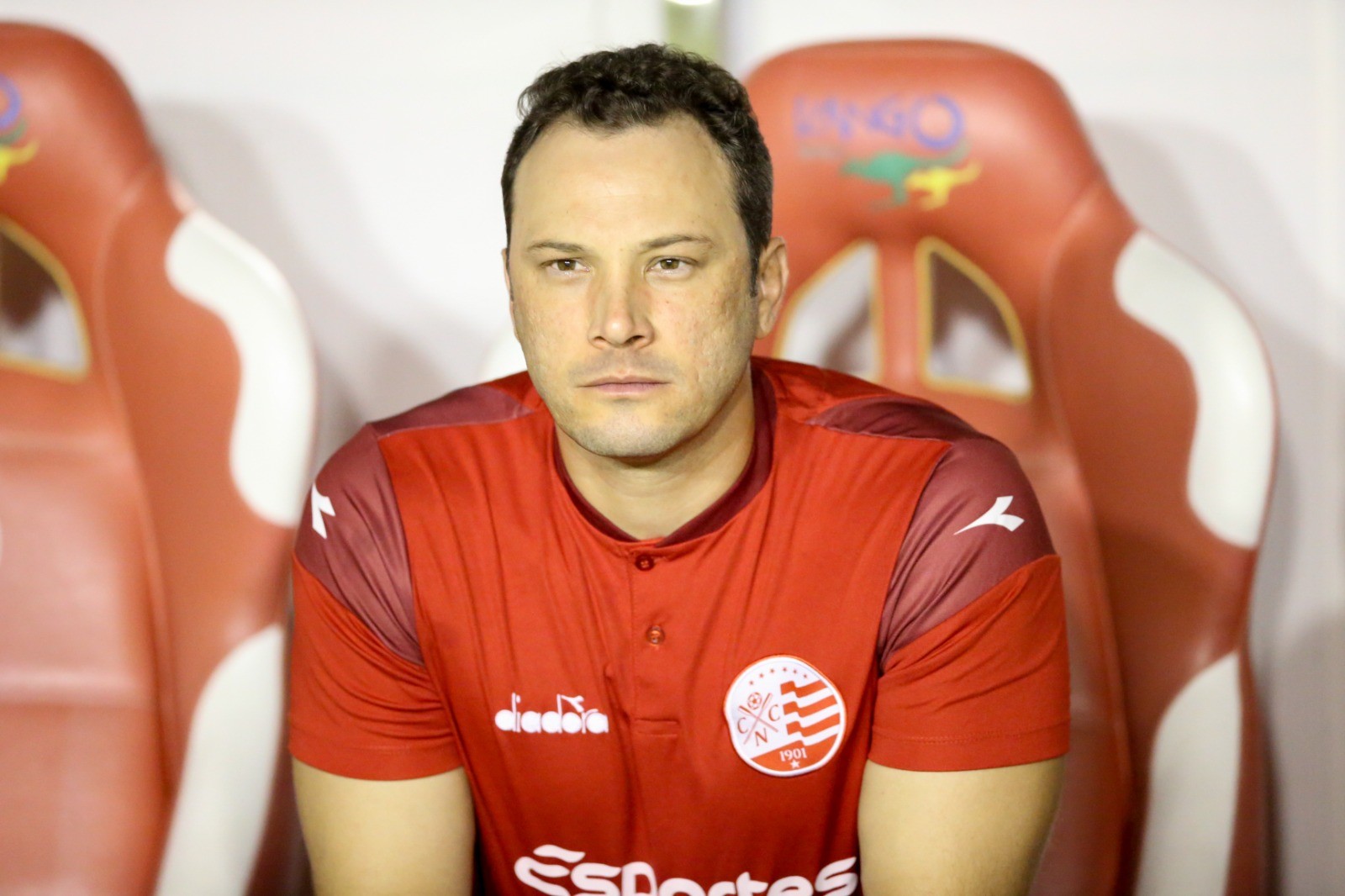 Náutico encaminha retorno de técnico Bruno Pivetti após saídas de Hélio e Guilherme dos Anjos