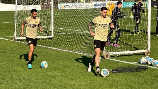Felipe Vizeu começa transição e fica perto de retorno pelo Criciúma - Foto: (Manu Silva/ge)
