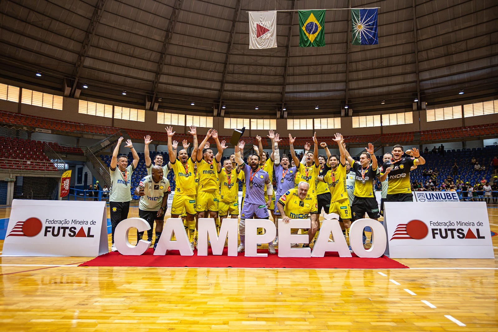 Praia Clube bate Sacramento e conquista título do Mineiro do Interior de futsal