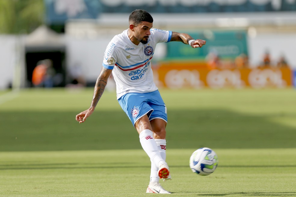 Cauly em campo durante a partida entre Bahia e Goiás — Foto: Felipe Oliveira / EC Bahia