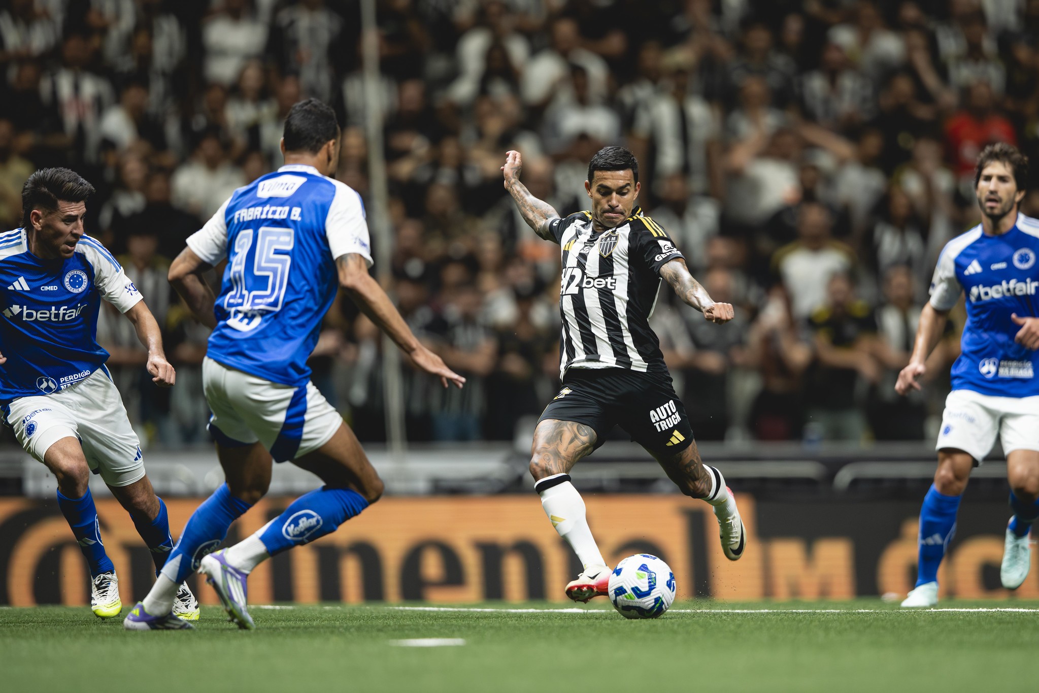Dudu é menos aproveitado no Atlético-MG do que era no Cruzeiro