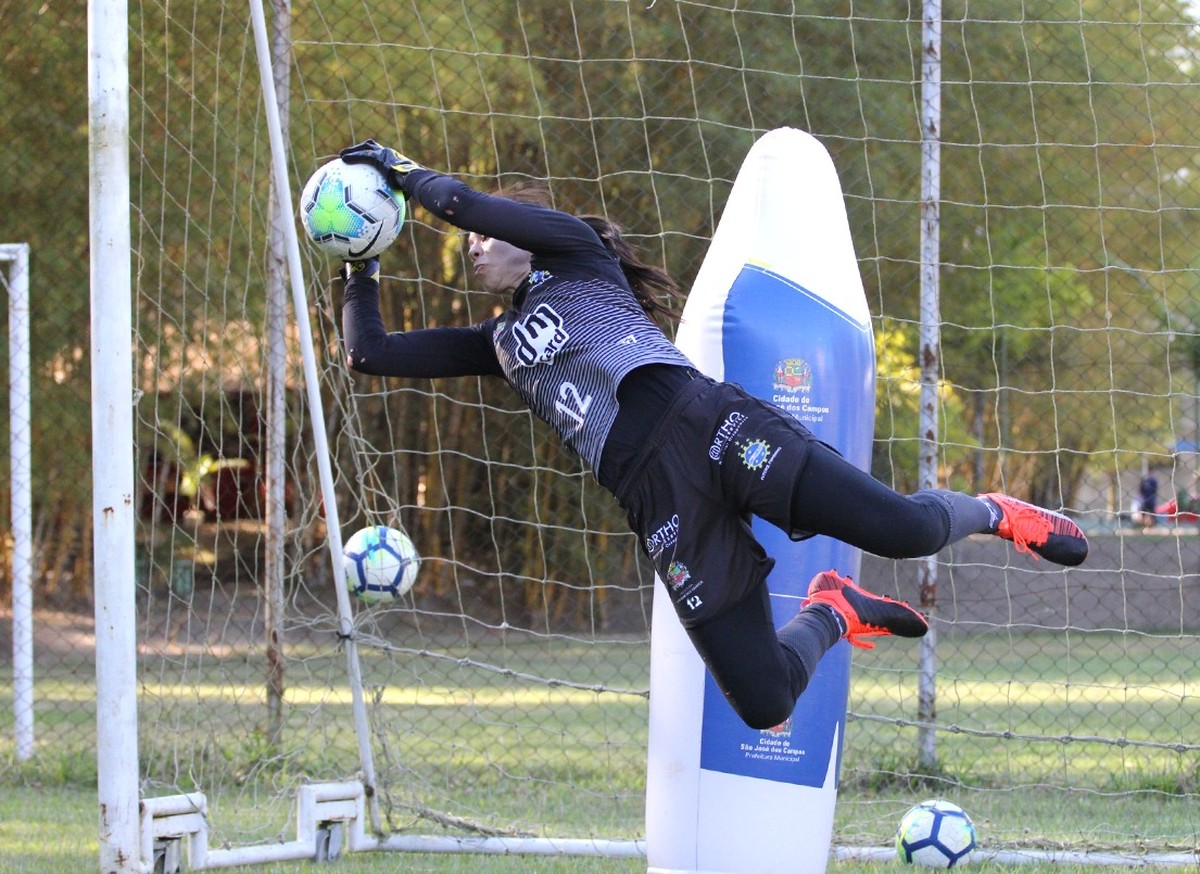 Jessica (#12 Sao Jose EC) during the Campeonato Paulista Feminino