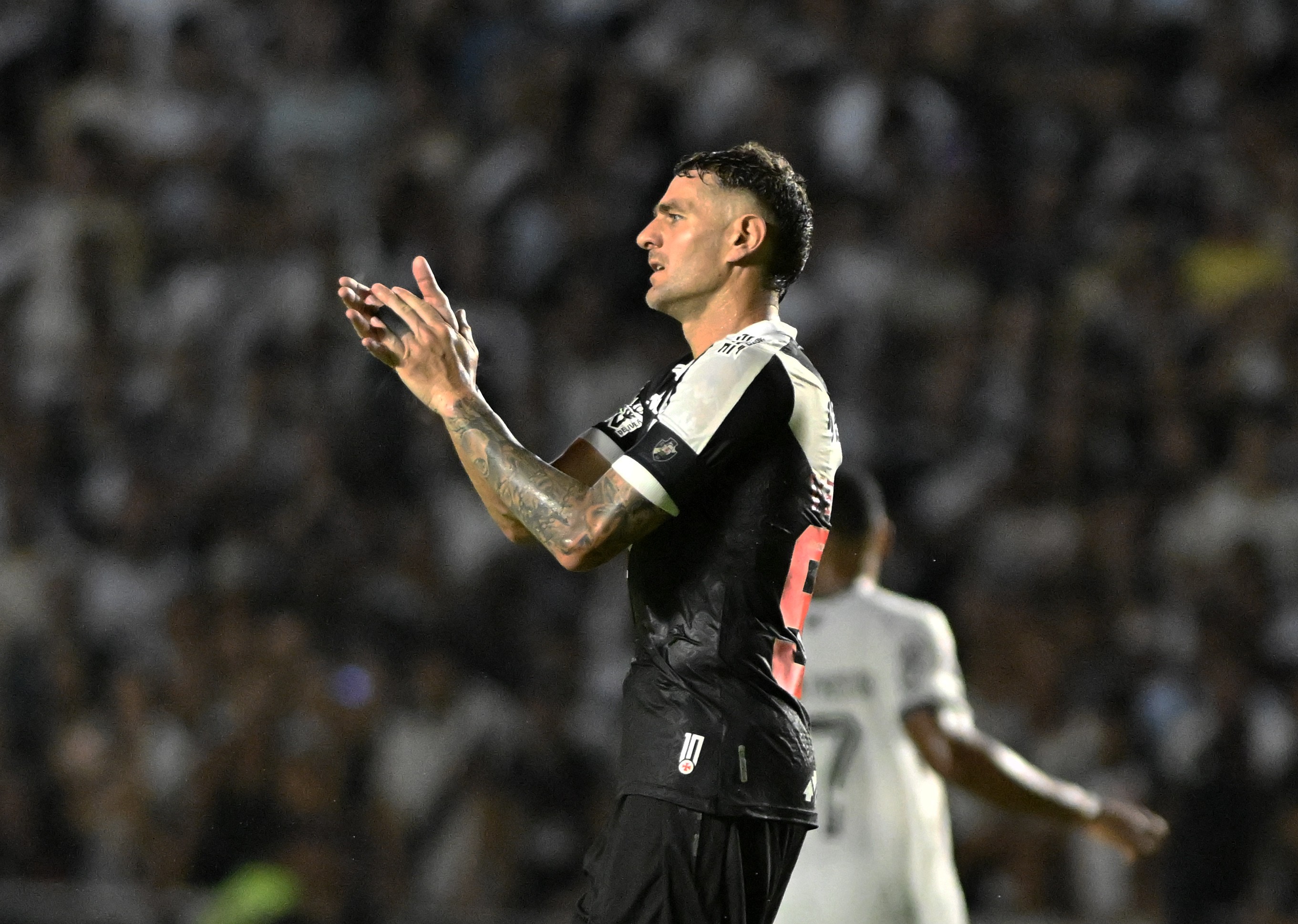Atuações do Vasco: Paulo Henrique e Tchê Tchê são os melhores em clássico; dê suas notas