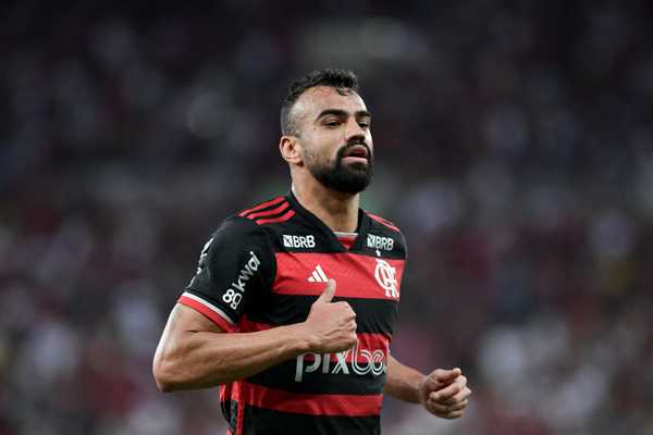 Flamengo rejeita oferta do Cruzeiro por Fabrício Bruno.