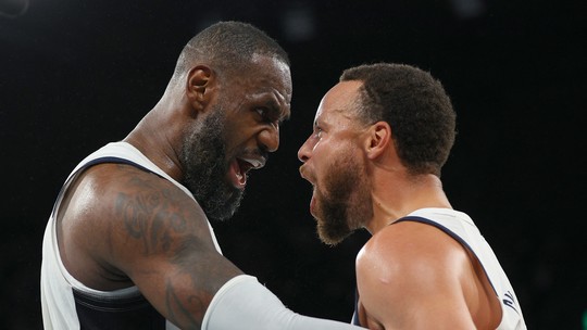 Curry comenta rumores sobre LeBron nos Warriors: "Espero que isso se torne realidade"