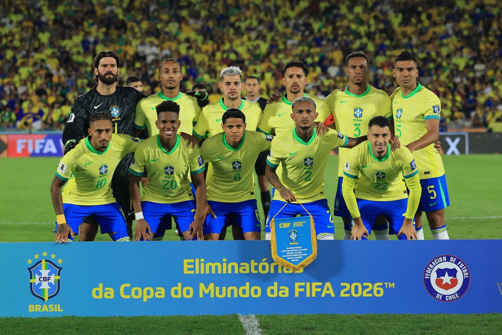 Time do Brasil posa para foto antes de duelo com o Chile — Foto: Buda Mendes/Getty Images