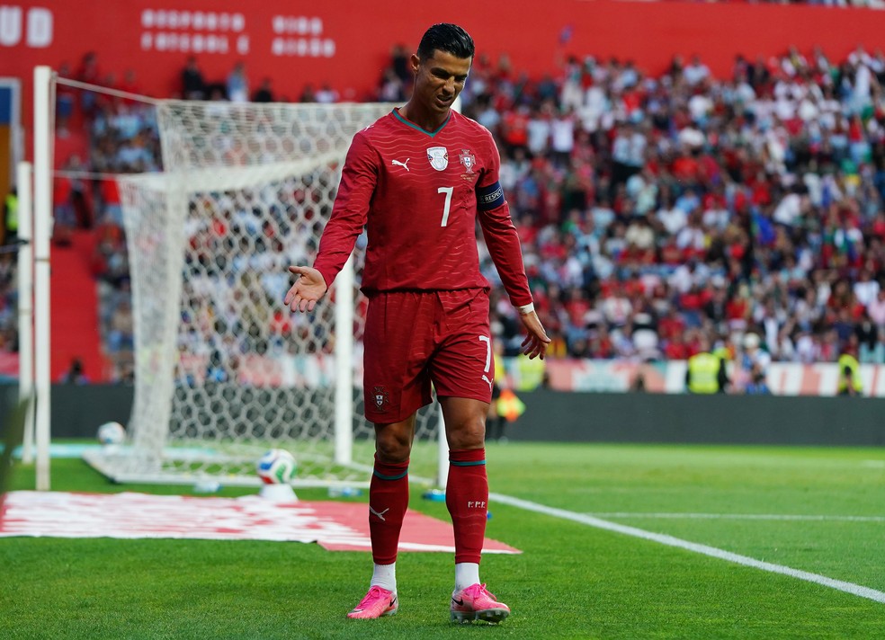 Cristiano Ronaldo lamenta gol perdido