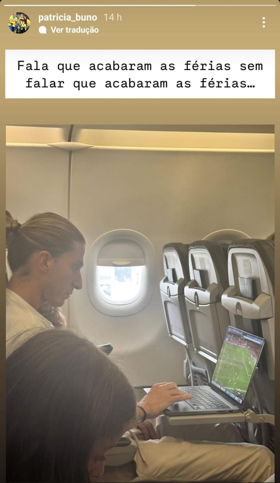 Filipe Luís, do Flamengo, voltando das férias em voo — Foto: Reprodução / Instagram