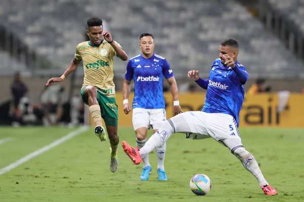 Destaque de Estevão garante chance de título ao Palmeiras apesar de falha de Aníbal.