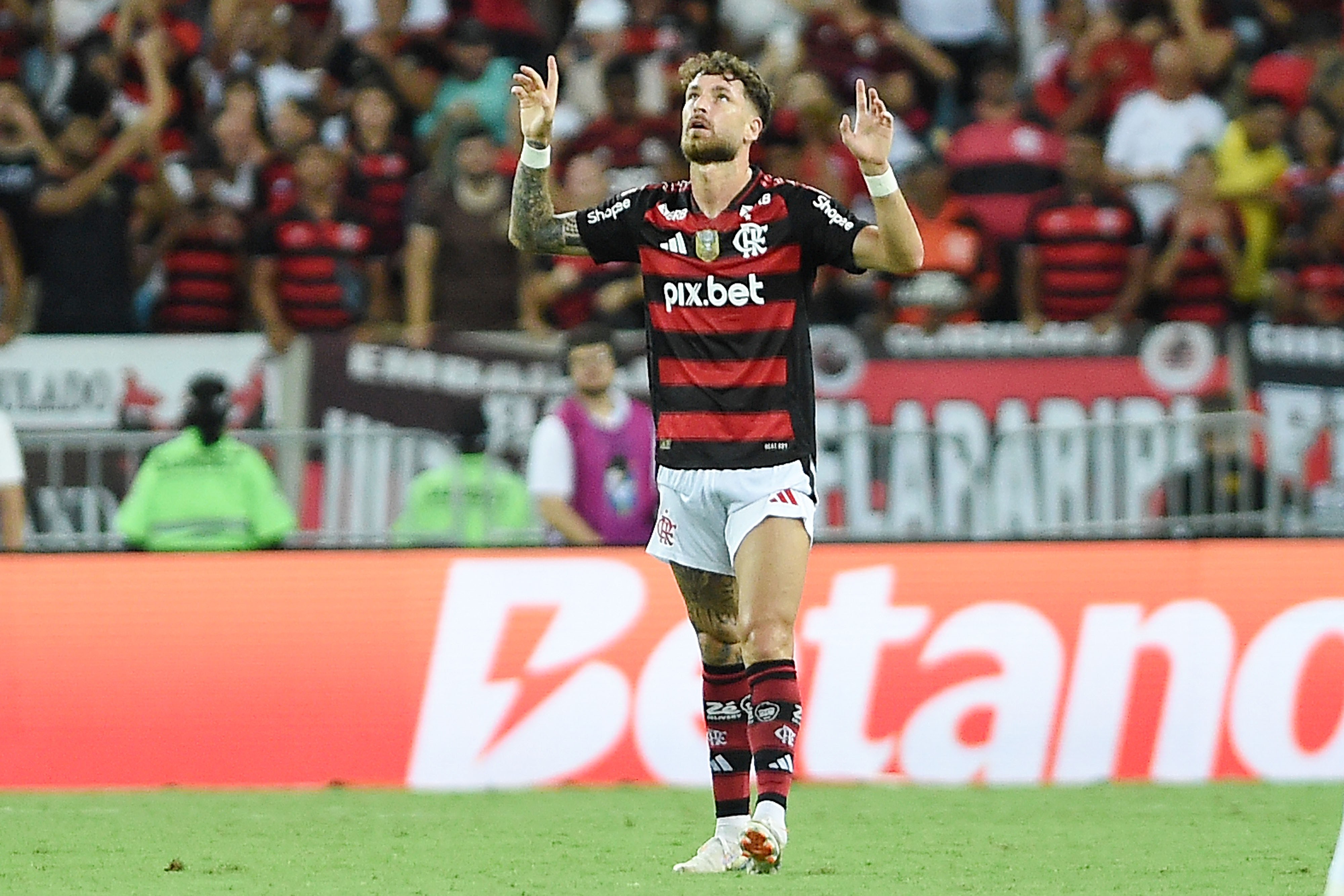 Atuações destacadas da dupla de zaga do Flamengo no empate com o Inter.