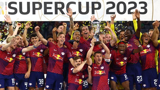 Olmo brilha, RB Leipzig vence Bayern e leva Supercopa na estreia de Kane