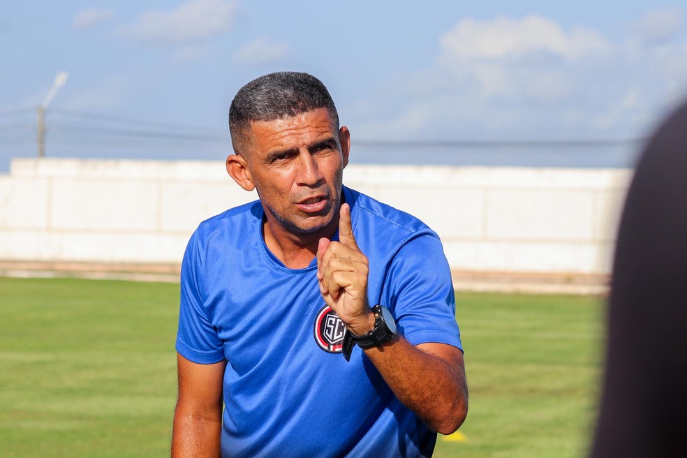 João Paulo Oliveira foi vice-campeão potiguar com o Santa Cruz de Natal — Foto: Pedro Henrique Santiago/Santa Cruz de Natal