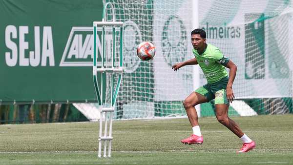 Rony permanece no Palmeiras após negociação não ser finalizada a tempo.