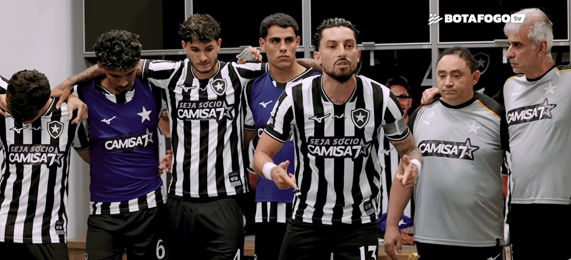 Telles inflama elenco do Botafogo em vitória: "Quantas pessoas ganham quando a gente ganha?"