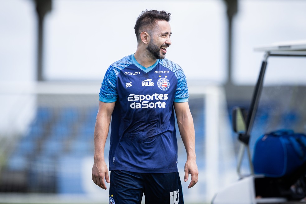 Everton Ribeiro em treino do Bahia — Foto: Rafael Rodrigues / EC Bahia