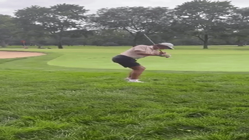Filho de Tiger Woods se irrita com torcedor após clique durante tacada decisiva: "Sério, cara?"